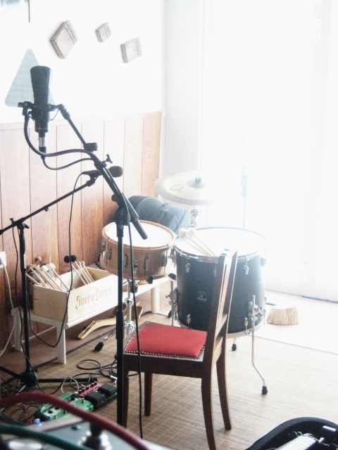 02 I'm Kin - vocals and floor tom S