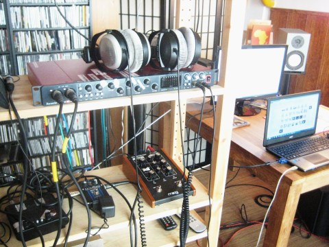 06 Soul Alphabet - basic recording setup with the octaver pedal and preamp S